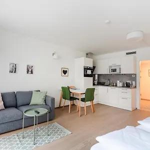  Apartment Quiet And Cozy Next To Mariahilfer Strasse And Naschmarkt With Ac, Minimum 30 Nights